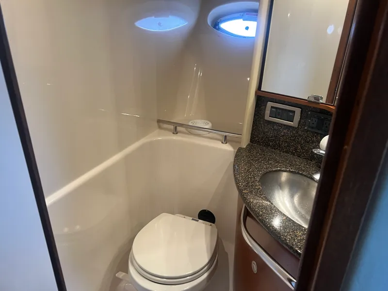 Slide: The Image of Sea Ray 44 SUNDANCER 2007 - 21