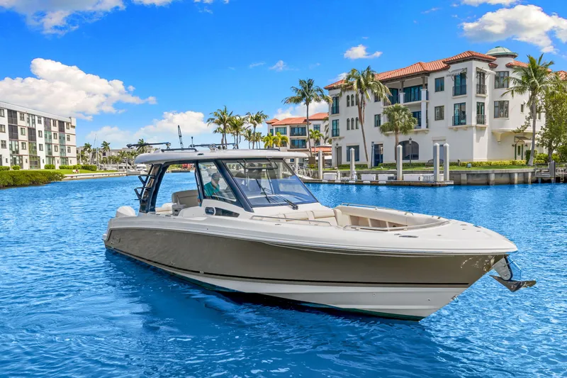 Slide: The Image of Boston Whaler 350 REALM 2022 - 2