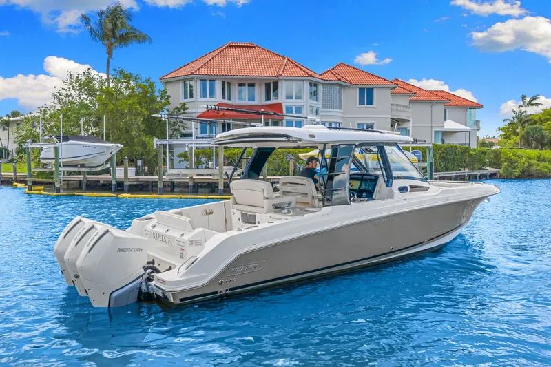 Slide: The Image of Boston Whaler 350 REALM 2022 - 4