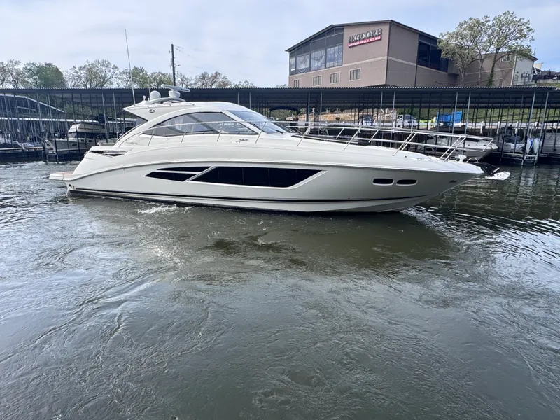 Slide: The Image of Sea Ray 510 SUNDANCER 2015 - 4