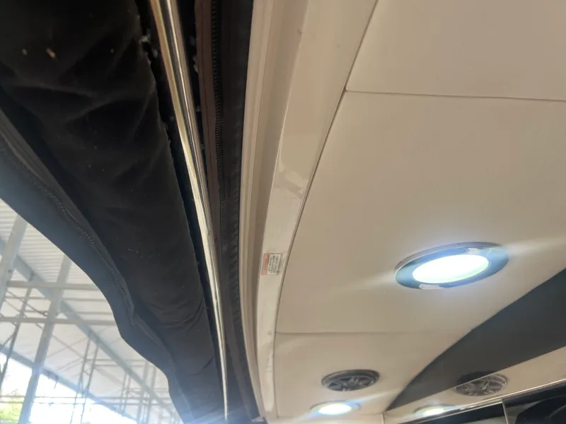 Slide: The Image of Sea Ray 510 SUNDANCER 2015 - 31