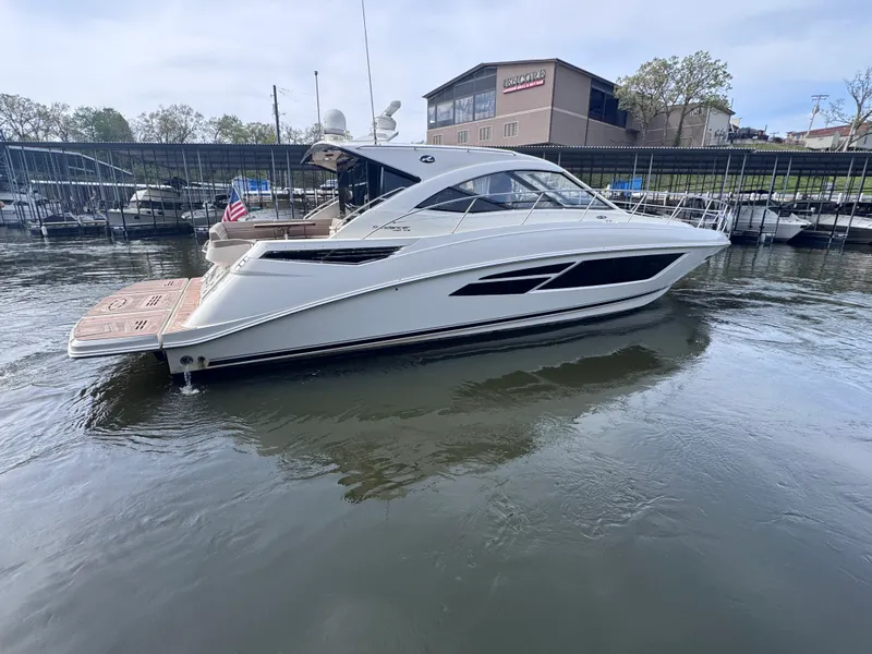 Slide: The Image of Sea Ray 510 SUNDANCER 2015 - 3
