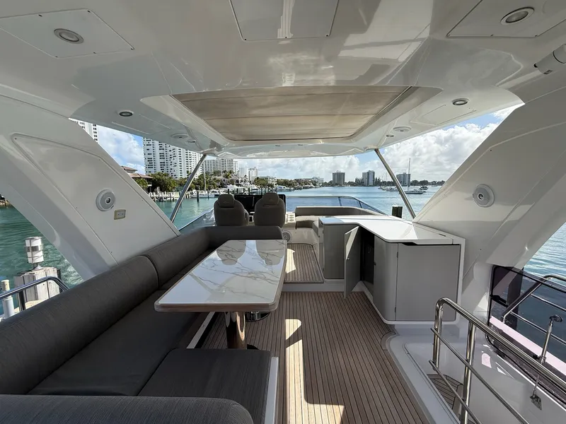 Slide: The Image of Azimut 60 FLY 2019 - 3
