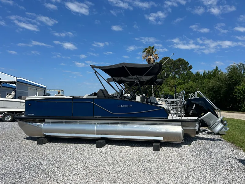 Slide: The Image of Harris Sunliner 230 2026 - 4