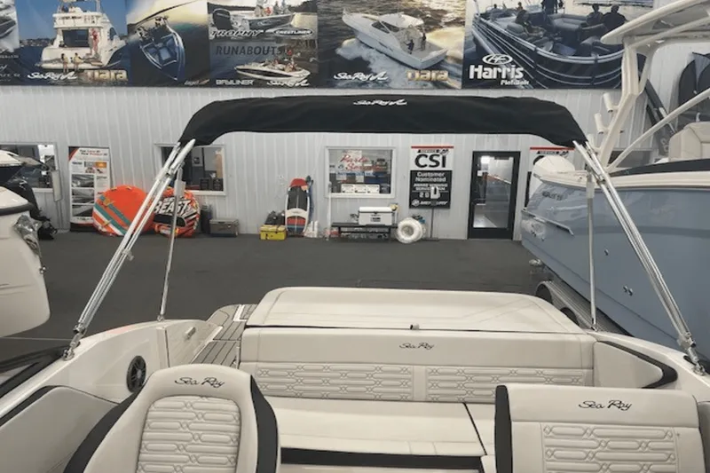 Slide: The Image of Sea Ray SPX 190 2025 - 44