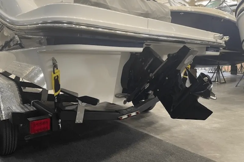 Slide: The Image of Sea Ray SPX 190 2025 - 52