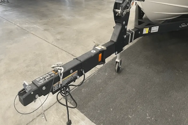 Slide: The Image of Sea Ray SPX 190 2025 - 53