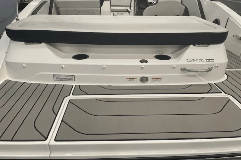 Slide: The Image of Sea Ray SPX 190 2025 - 7