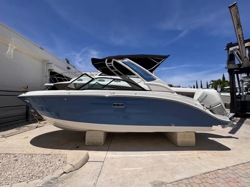 The Image of Sea Ray SDX 230 Outboard 2026 - 0