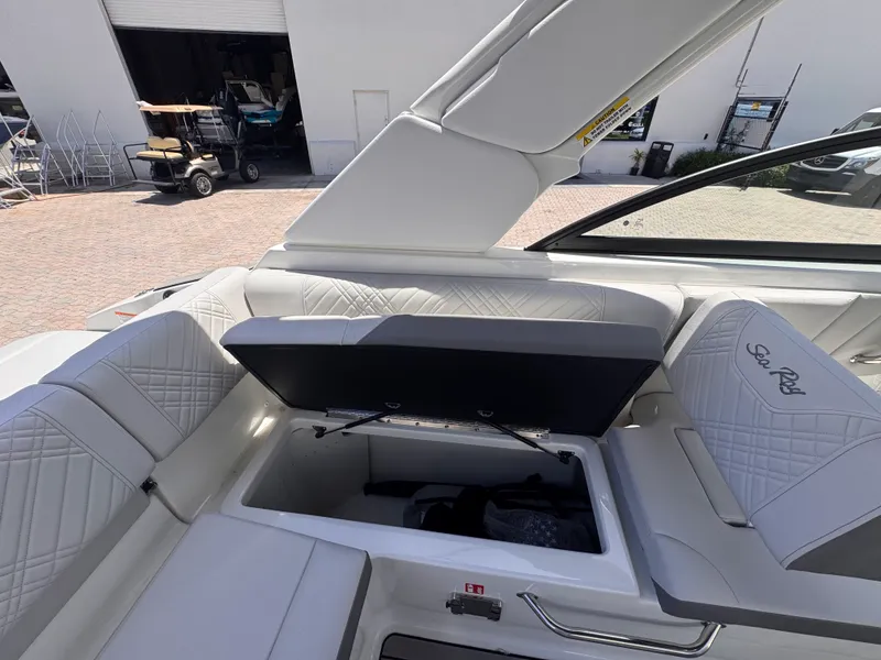 Slide: The Image of Sea Ray SDX 230 Outboard 2026 - 11