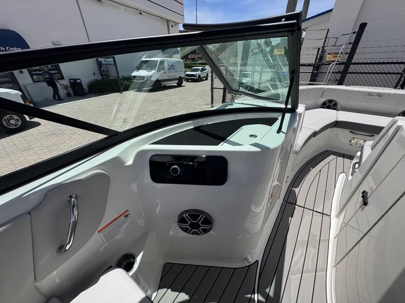 Slide: The Image of Sea Ray SDX 230 Outboard 2026 - 15