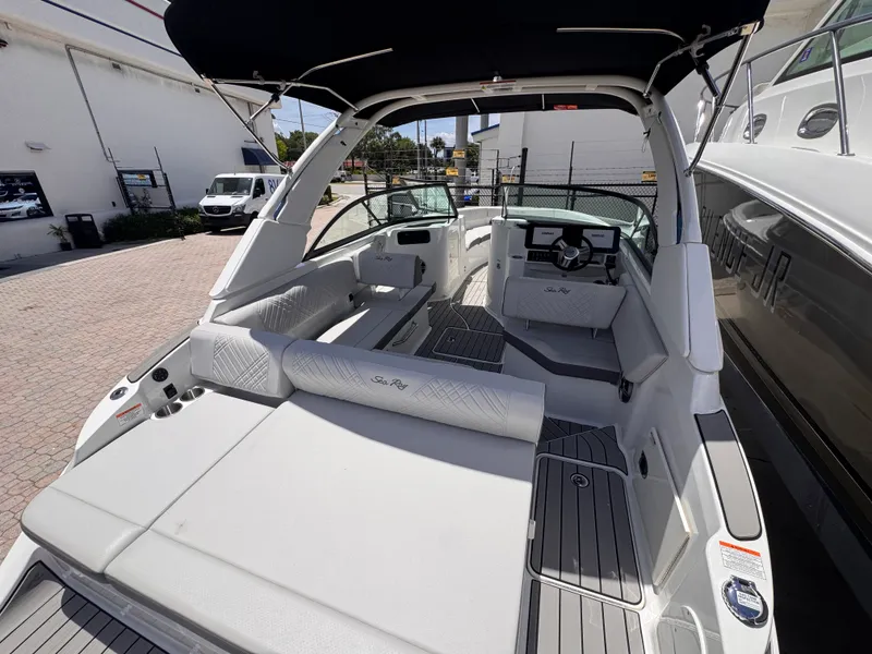 Slide: The Image of Sea Ray SDX 230 Outboard 2026 - 7