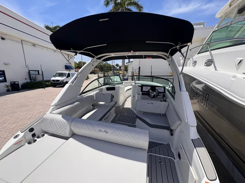Slide: The Image of Sea Ray SDX 230 Outboard 2026 - 8