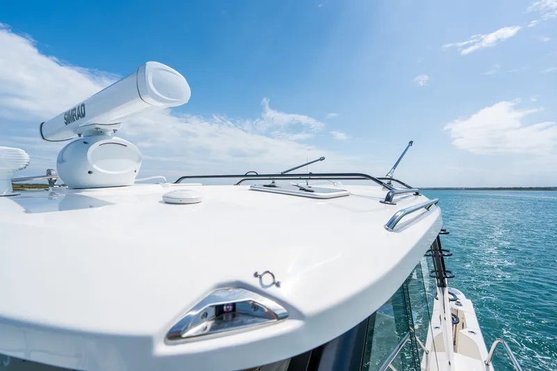 Slide: The Image of Boston Whaler 405 Conquest 2026 - 48