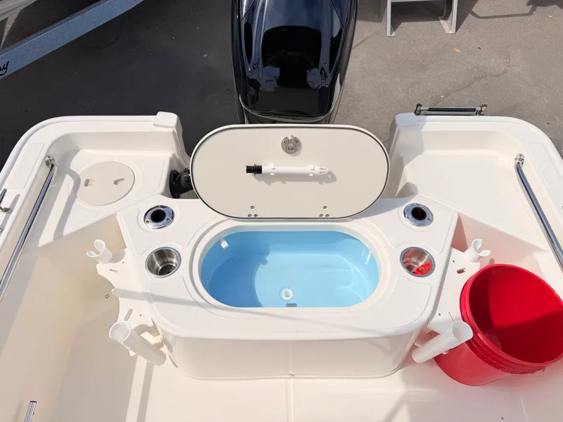 Slide: The Image of Boston Whaler 150 Montauk 2026 - 13