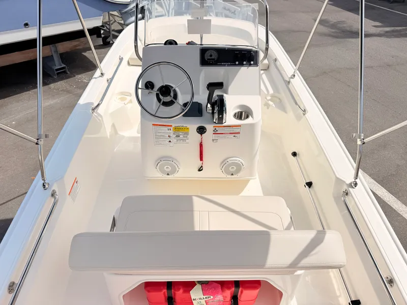 Slide: The Image of Boston Whaler 150 Montauk 2026 - 15