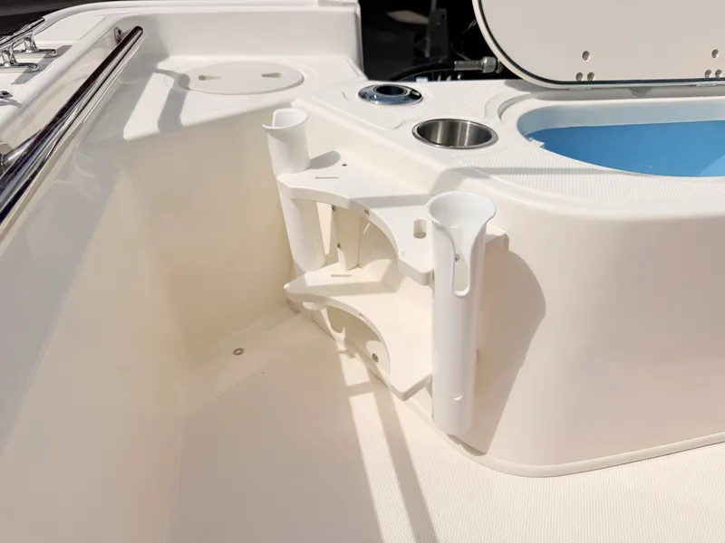Slide: The Image of Boston Whaler 150 Montauk 2026 - 16
