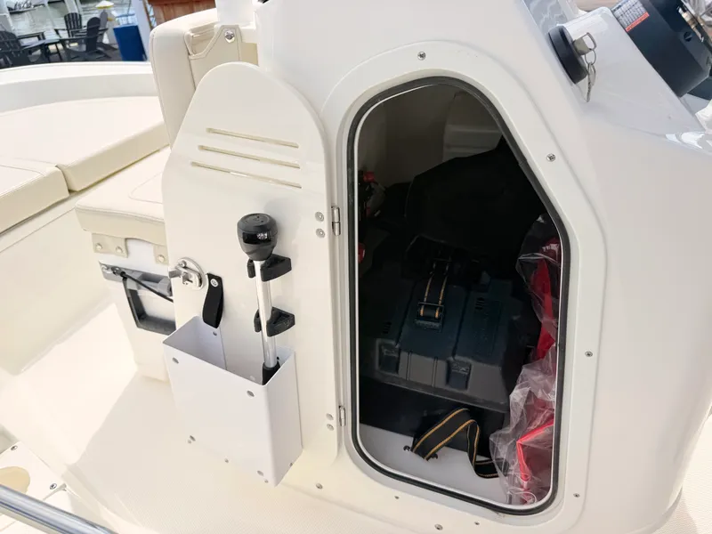 Slide: The Image of Boston Whaler 150 Montauk 2026 - 25