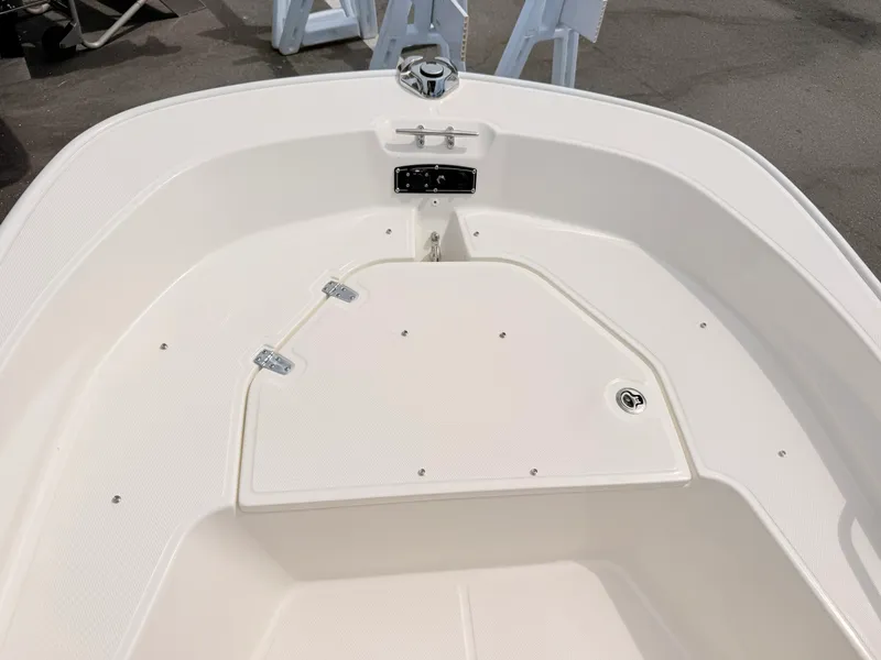 Slide: The Image of Boston Whaler 150 Montauk 2026 - 28