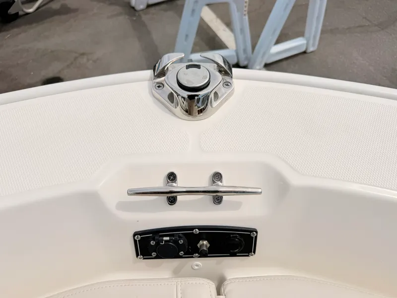 Slide: The Image of Boston Whaler 150 Montauk 2026 - 30