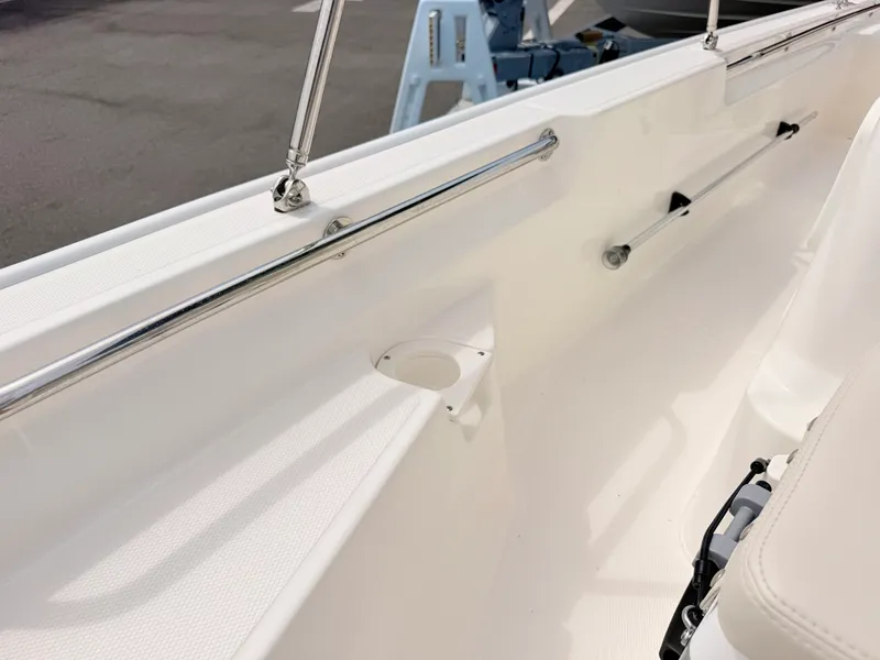 Slide: The Image of Boston Whaler 150 Montauk 2026 - 35