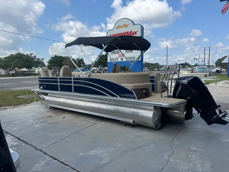 Slide: The Image of Harris Cruiser 230 2026 - 1
