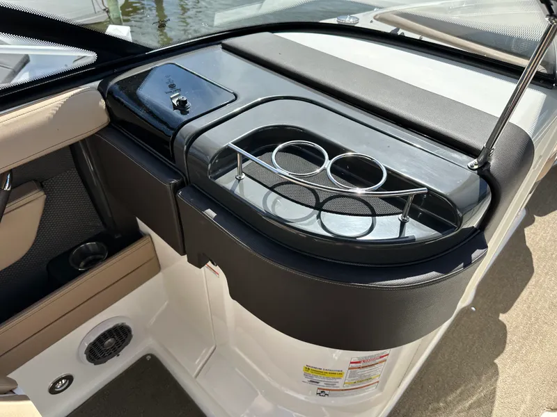 Slide: The Image of Sea Ray 250 SLX 2017 - 42
