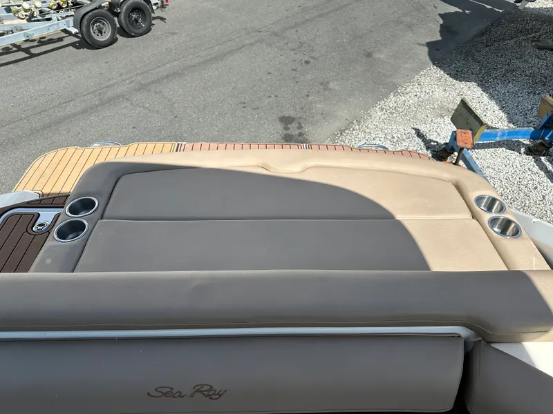 Slide: The Image of Sea Ray 250 SLX 2017 - 37