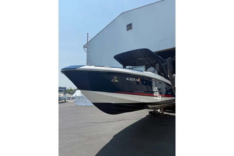 Slide: The Image of Sea Ray 250 SLX 2017 - 25