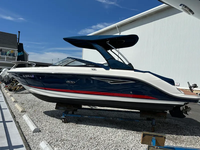 Slide: The Image of Sea Ray 250 SLX 2017 - 31