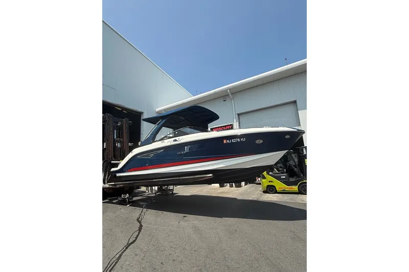 Slide: The Image of Sea Ray 250 SLX 2017 - 26
