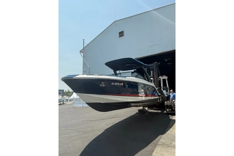 Slide: The Image of Sea Ray 250 SLX 2017 - 29