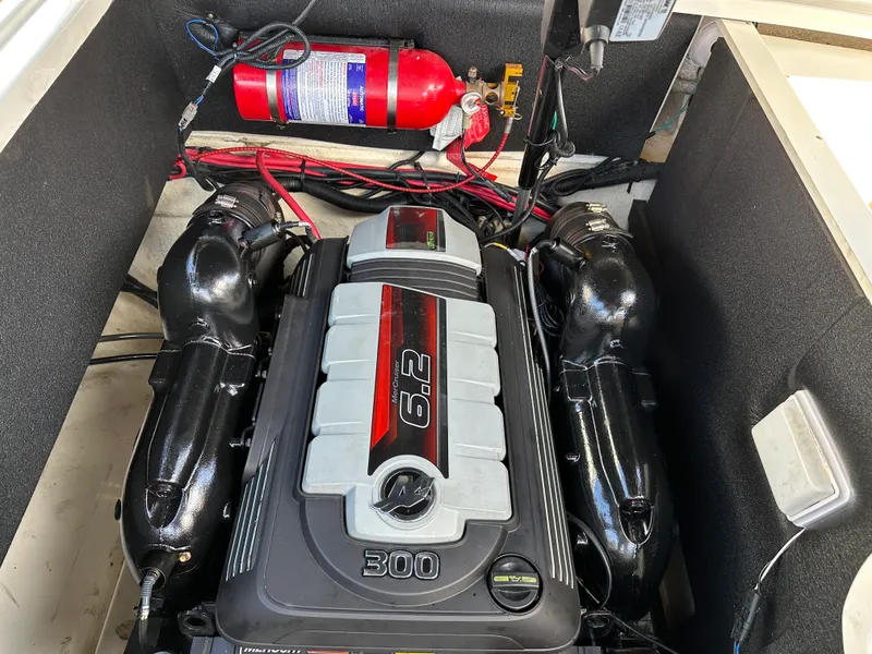 Slide: The Image of Sea Ray 250 SLX 2017 - 50