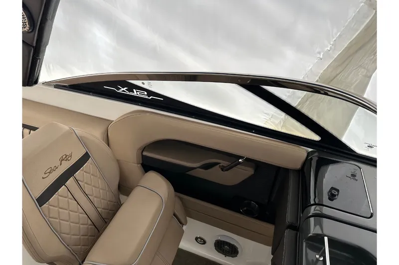 Slide: The Image of Sea Ray 250 SLX 2017 - 21
