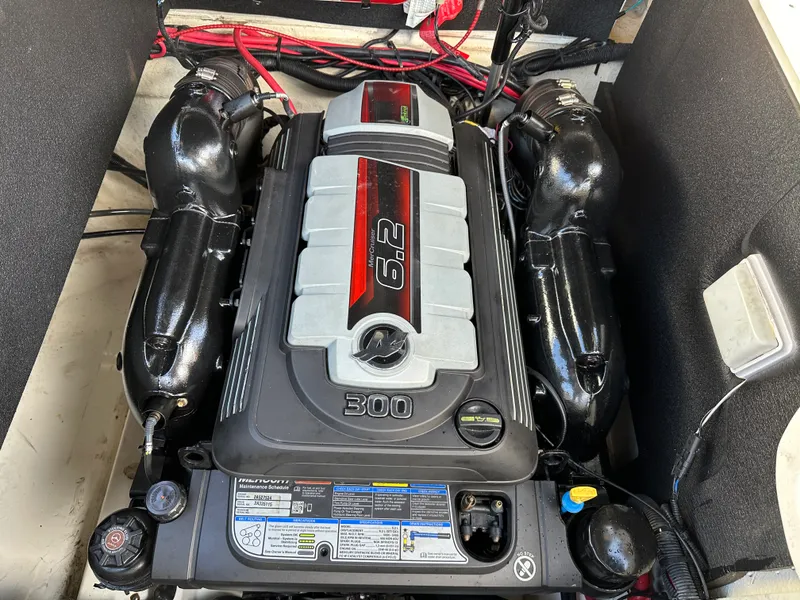 Slide: The Image of Sea Ray 250 SLX 2017 - 51