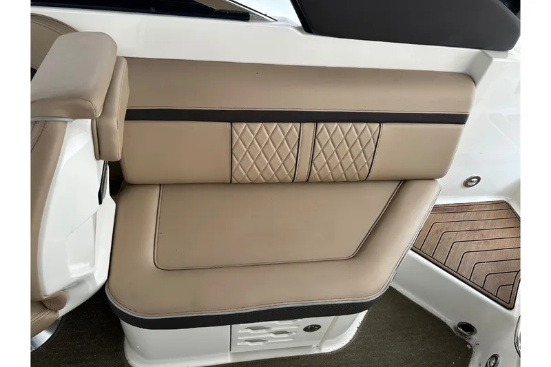 Slide: The Image of Sea Ray 250 SLX 2017 - 12