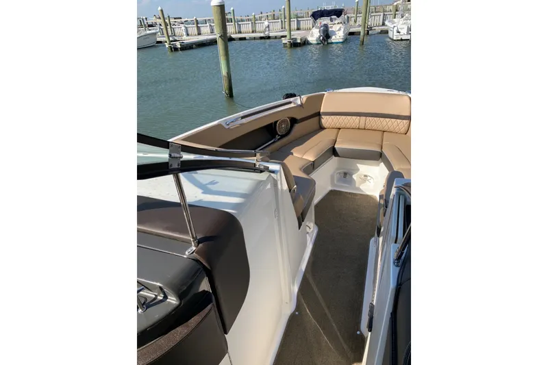 Slide: The Image of Sea Ray 250 SLX 2017 - 3