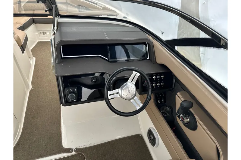 Slide: The Image of Sea Ray 250 SLX 2017 - 19