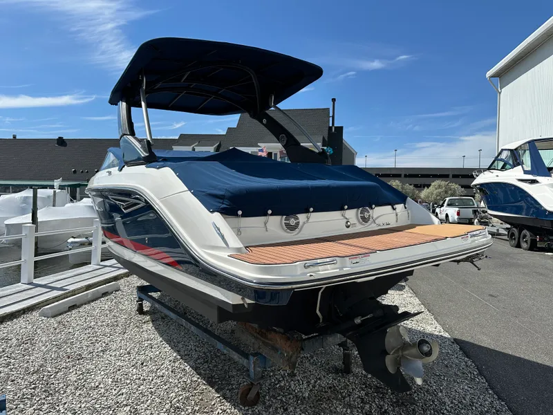 Slide: The Image of Sea Ray 250 SLX 2017 - 36
