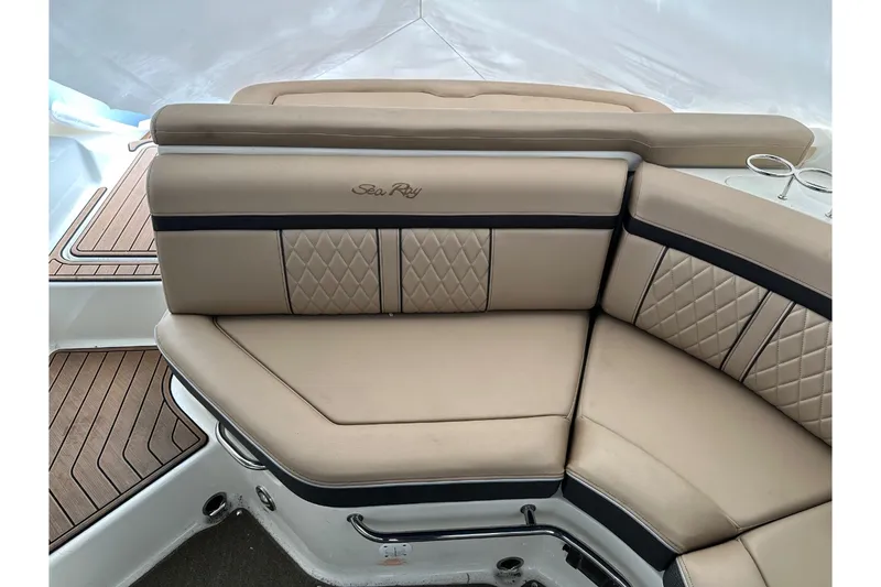 Slide: The Image of Sea Ray 250 SLX 2017 - 10