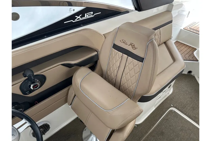 Slide: The Image of Sea Ray 250 SLX 2017 - 13