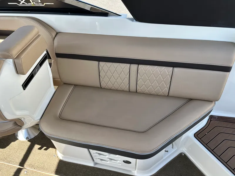 Slide: The Image of Sea Ray 250 SLX 2017 - 38