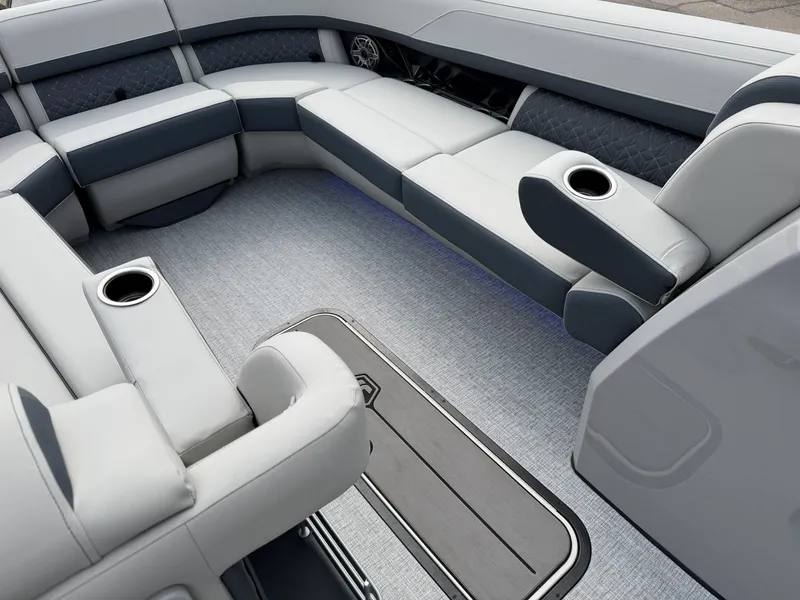 Slide: The Image of Harris Grand Mariner 270 2026 - 21