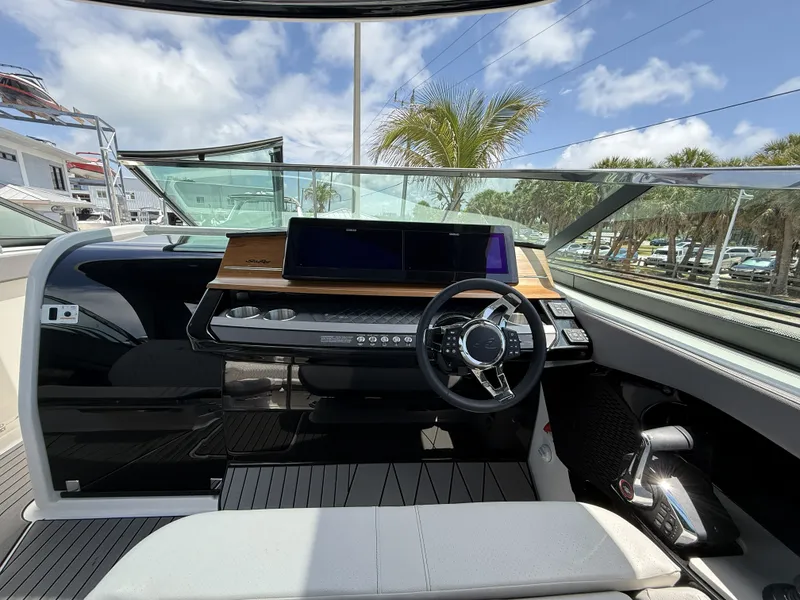 Slide: The Image of Sea Ray SLX 360 OUTBOARD 2026 - 10