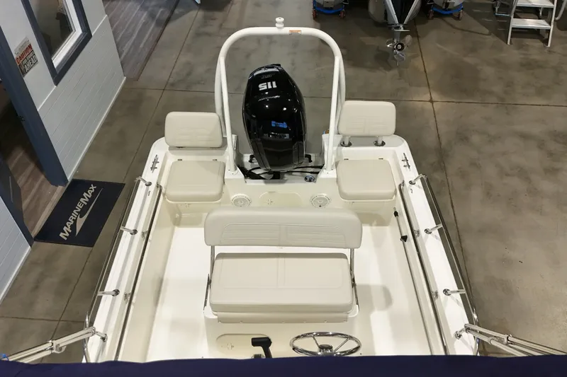 Slide: The Image of Boston Whaler 170 Montauk 2026 - 20