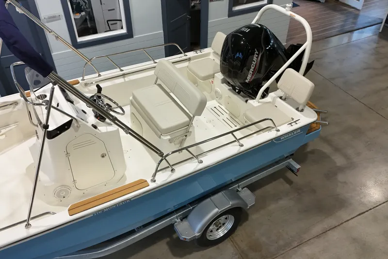 Slide: The Image of Boston Whaler 170 Montauk 2026 - 3