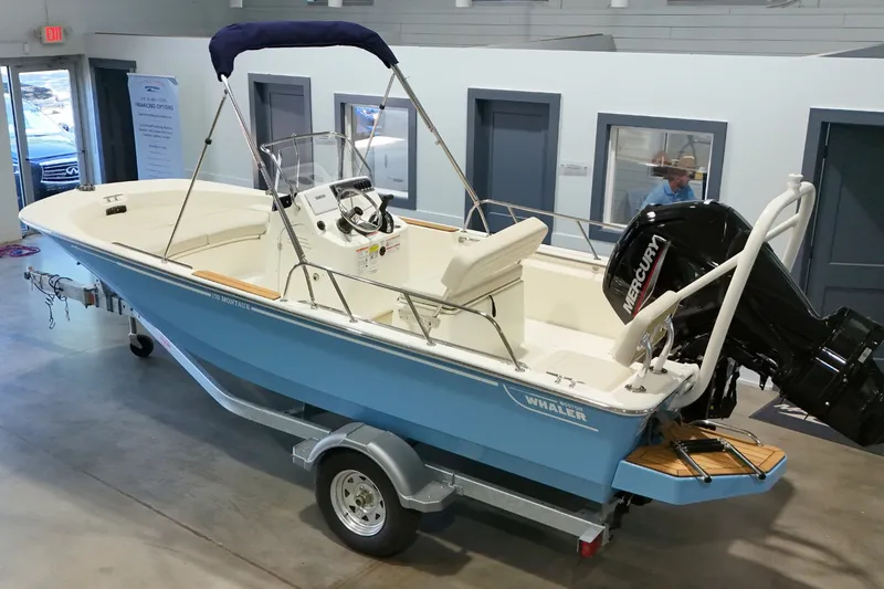 Slide: The Image of Boston Whaler 170 Montauk 2026 - 4