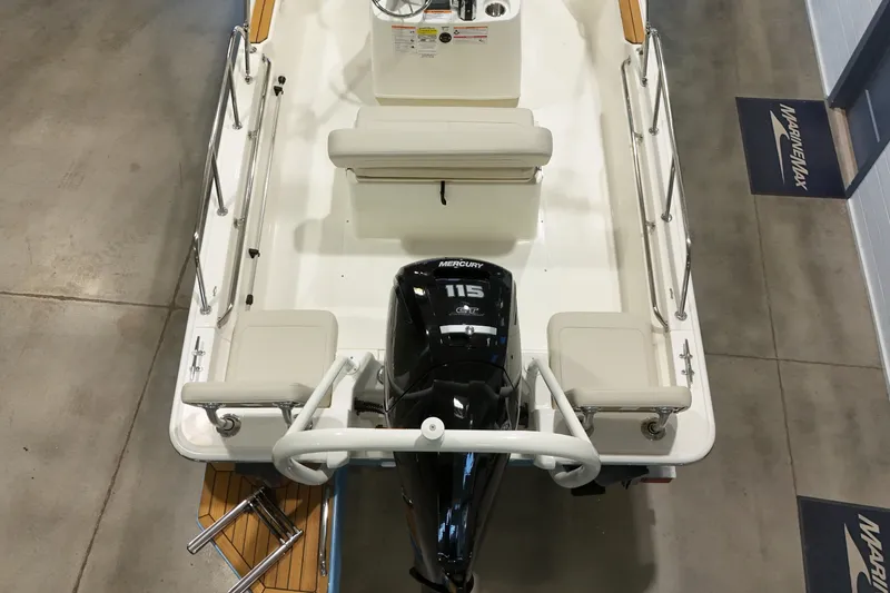 Slide: The Image of Boston Whaler 170 Montauk 2026 - 7