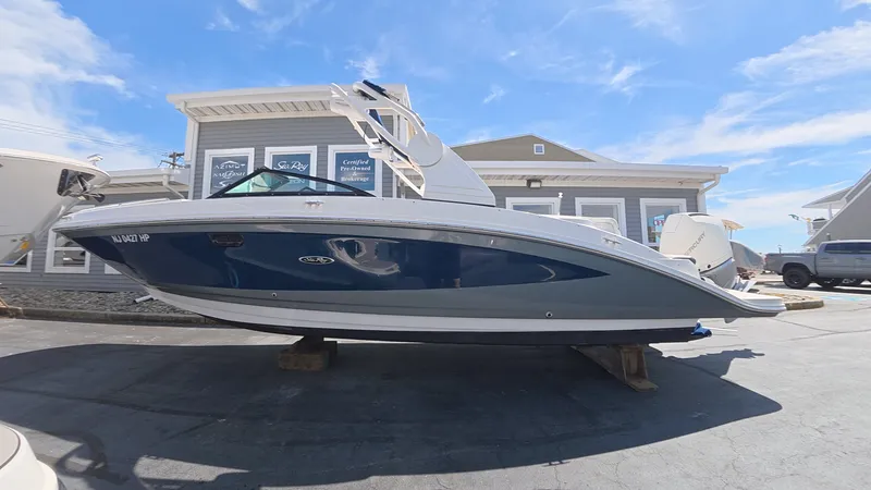 Slide: The Image of Sea Ray SDX 270 Outboard 2020 - 2