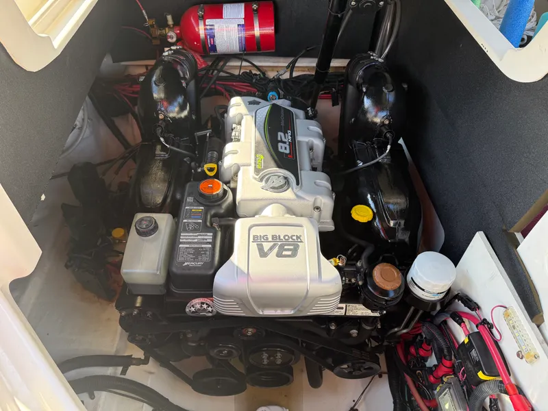 Slide: The Image of Sea Ray 280 SLX 2019 - 29